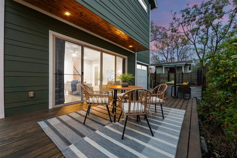 Virtual tour of 1310 Cedar Ave