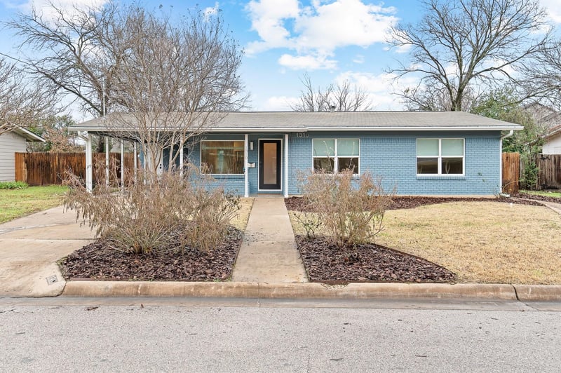 Virtual tour of 1310 Dwyce DR