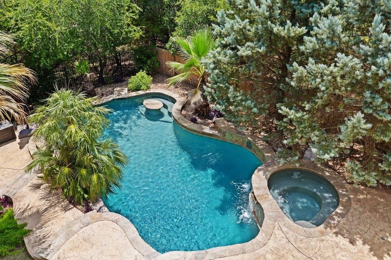 Virtual tour of 13100 Country Trails LN