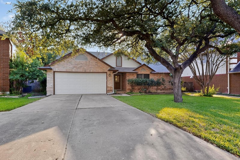 Virtual tour of 13105 Bidwell Dr