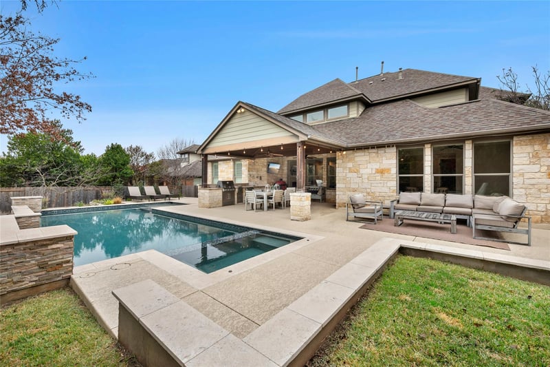 Virtual tour of 1313 Nova CT