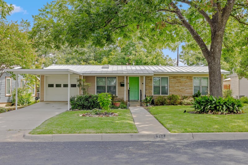 Virtual tour of 1314 Cloverleaf Dr