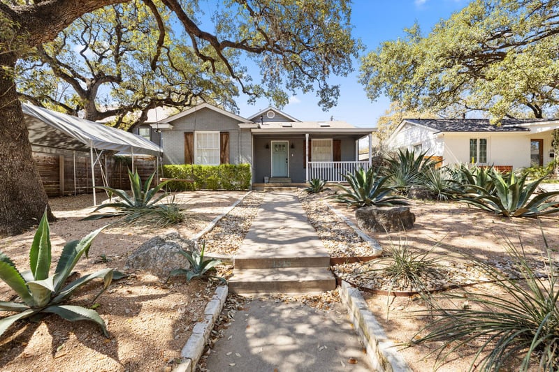 Virtual tour of 1318 Bonham TER