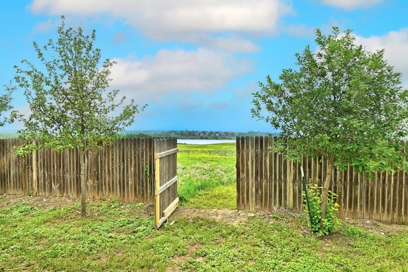 Virtual tour of 132 Mansfield Lake TRL
