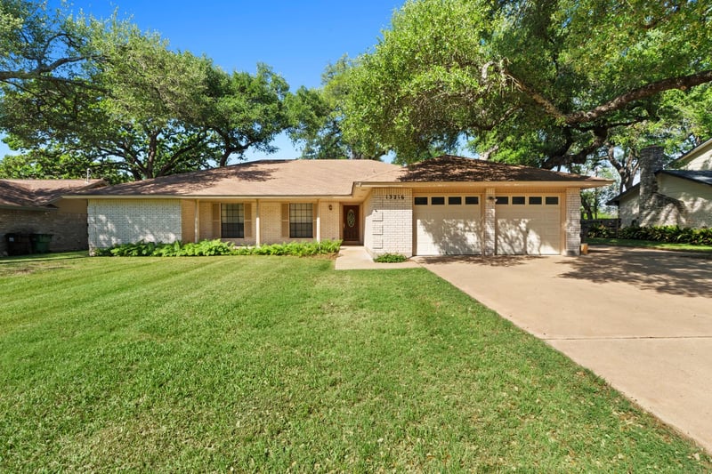 Virtual tour of 13216 Woodthorpe ST