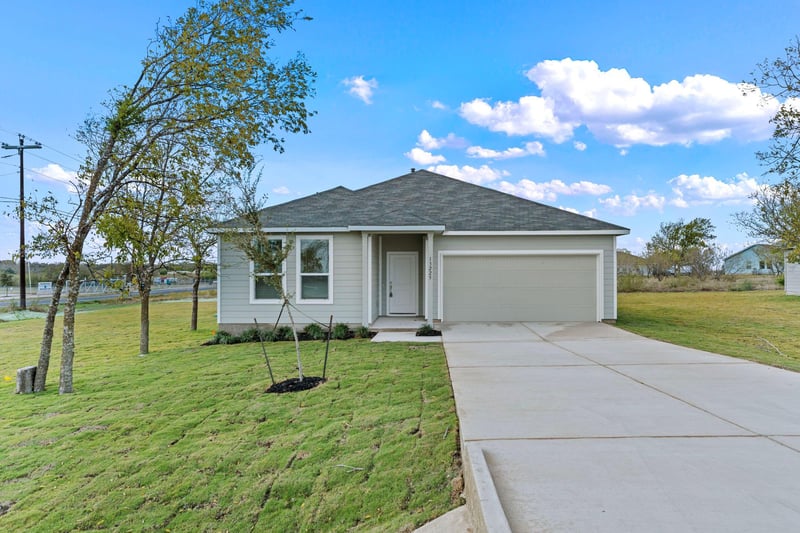 Virtual tour of 13225 Eastland Dr
