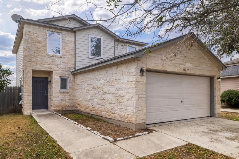 Virtual tour of 13237 Coomes Dr