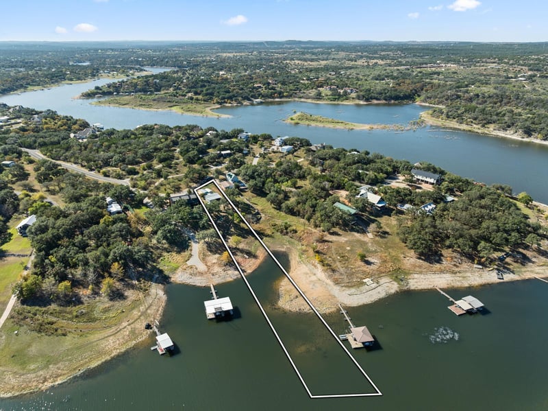 Virtual tour of 1327 Lake Shore DR