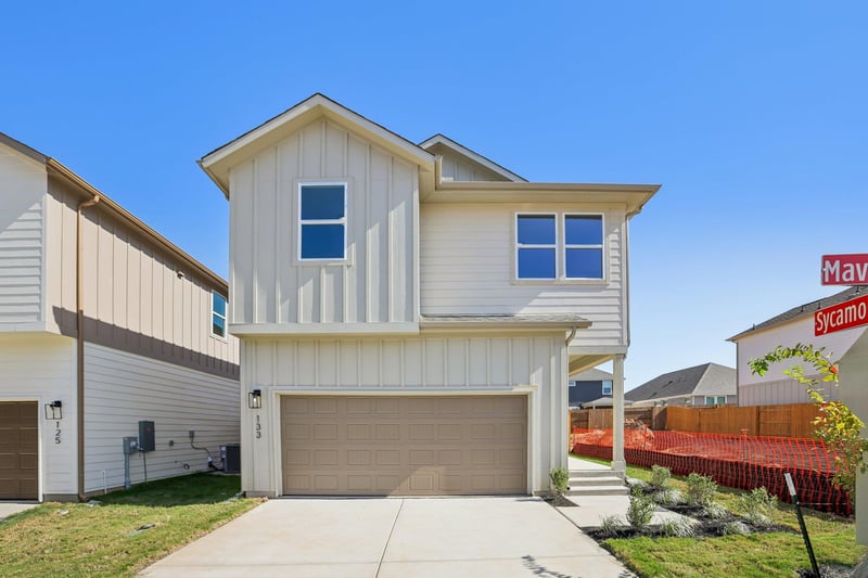 Virtual tour of 133 Maverick Ave