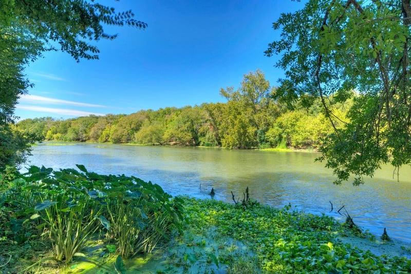 Virtual tour of 1332 Fm 969