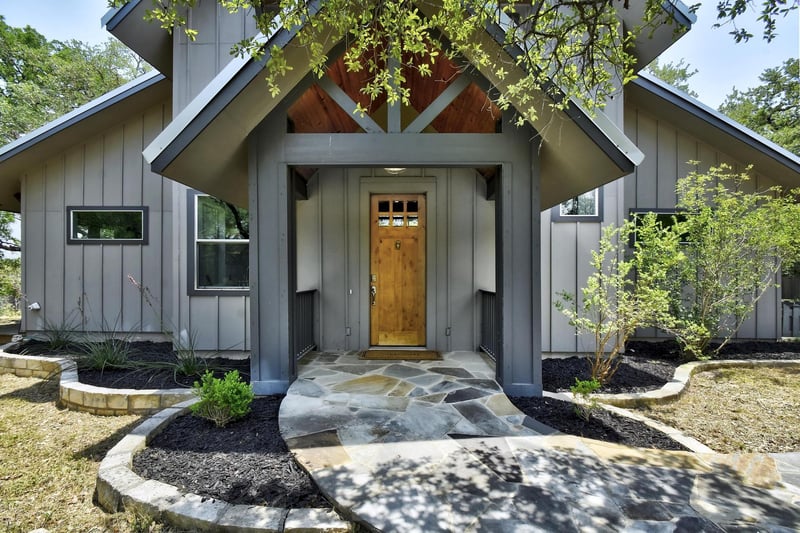 Virtual tour of 134 Narrows Rd