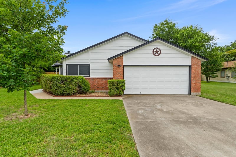 Virtual tour of 13402 Briar Hollow Dr