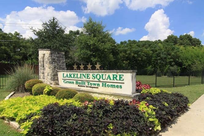 Virtual tour of 13420 Lyndhurst ST Unit #401