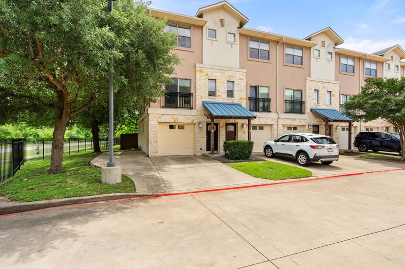 Virtual tour of 13420 Lyndhurst ST Unit #801