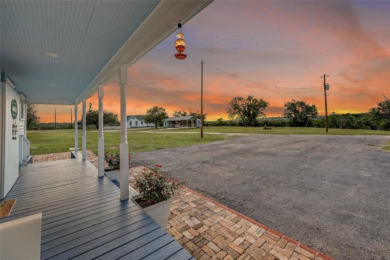 Virtual tour of 13471 Cedar Valley RD