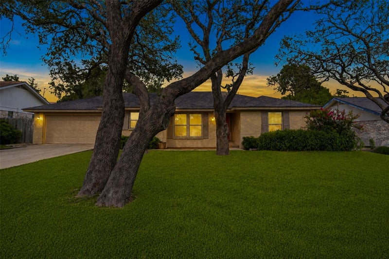 Virtual tour of 13523 Briar Hollow DR