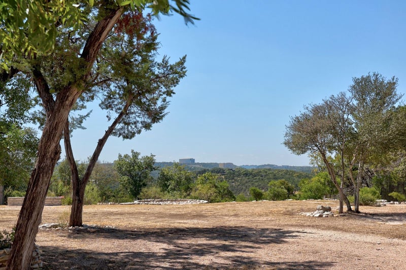 Virtual tour of 1357 The High RD Unit #1