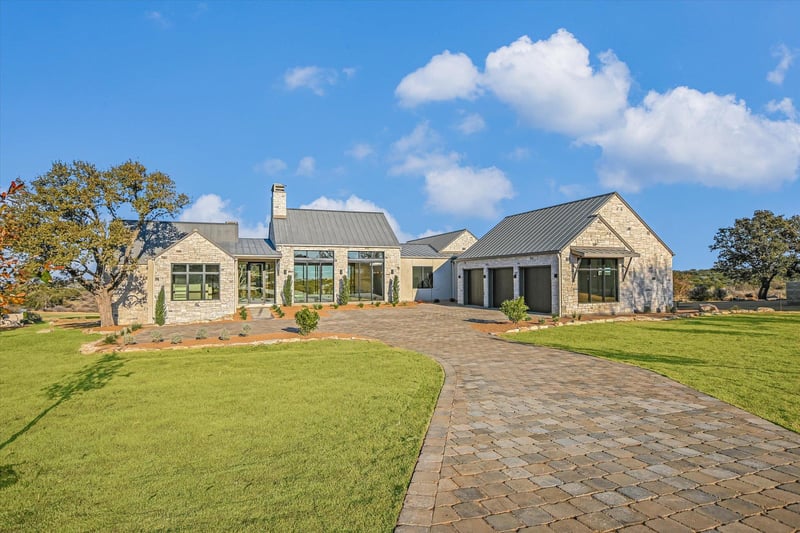 Virtual tour of 136 Nightshade