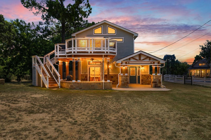 Virtual tour of 137 Hill DR
