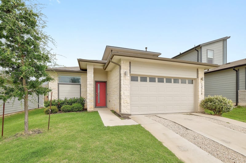 Virtual tour of 13716 Zuhause DR