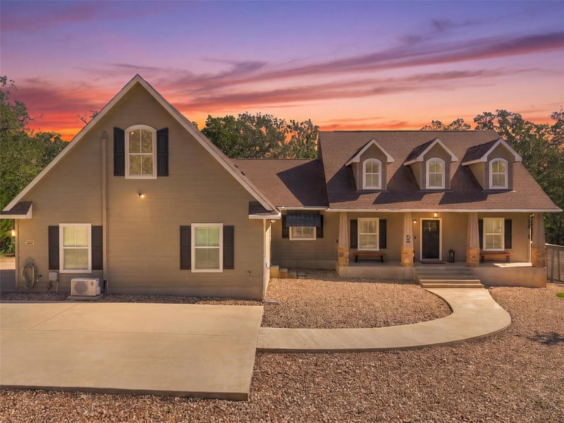 Virtual tour of 138 Wood Hollow Ct