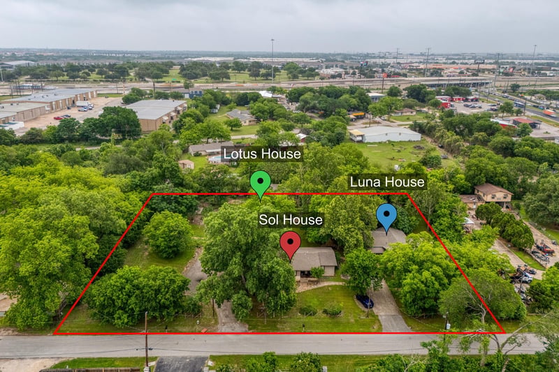 Virtual tour of 13805 Ann Pl