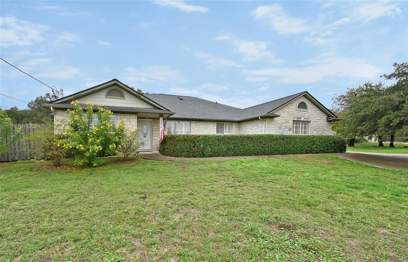 Virtual tour of 13810 Fm 1826