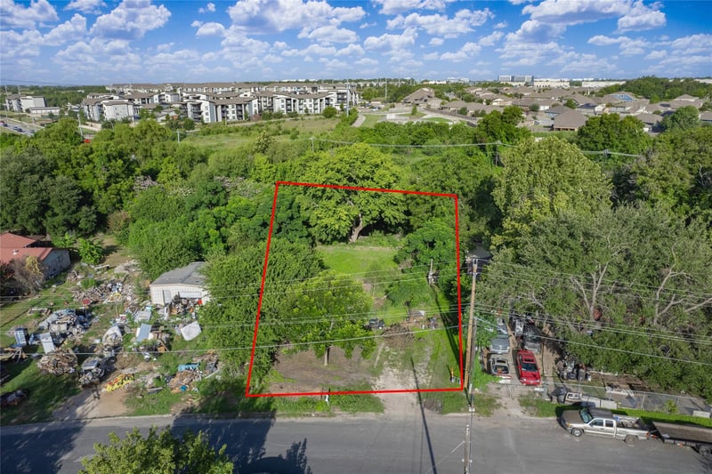 Virtual tour of 13812 Dewberry DR