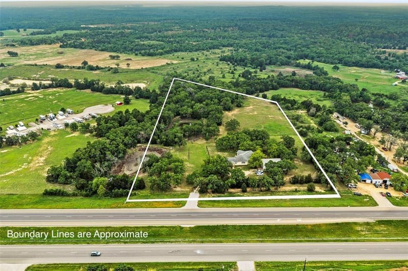 Virtual tour of 1389 Highway 290