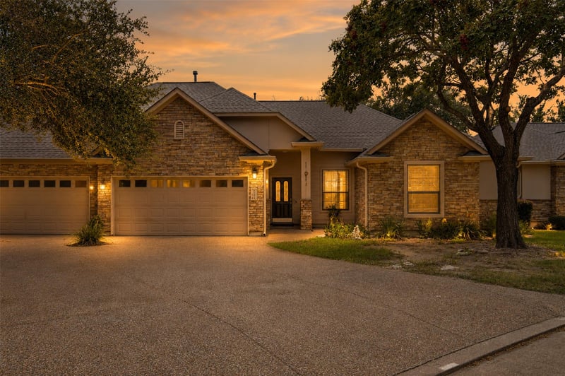 Virtual tour of 13912 Ashton Woods Cir Unit #26