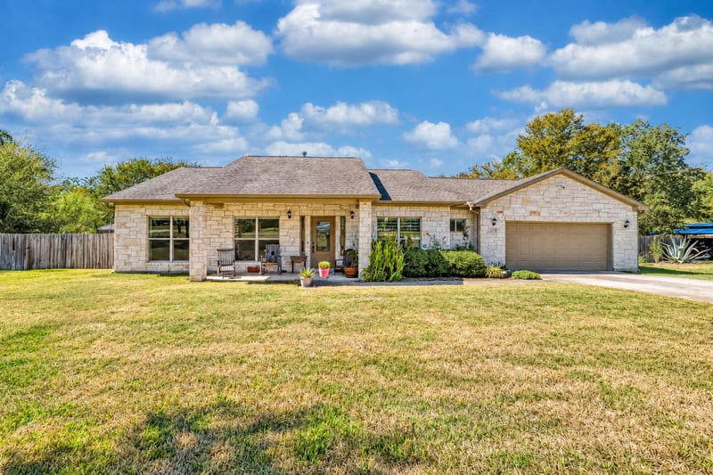 Virtual tour of 140 Creekwood Trl