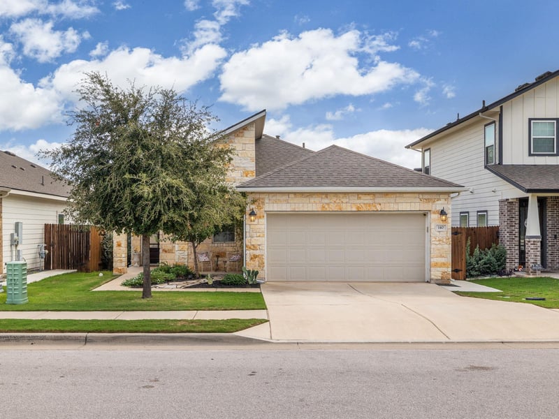 Virtual tour of 140 Winding Hollow Ln