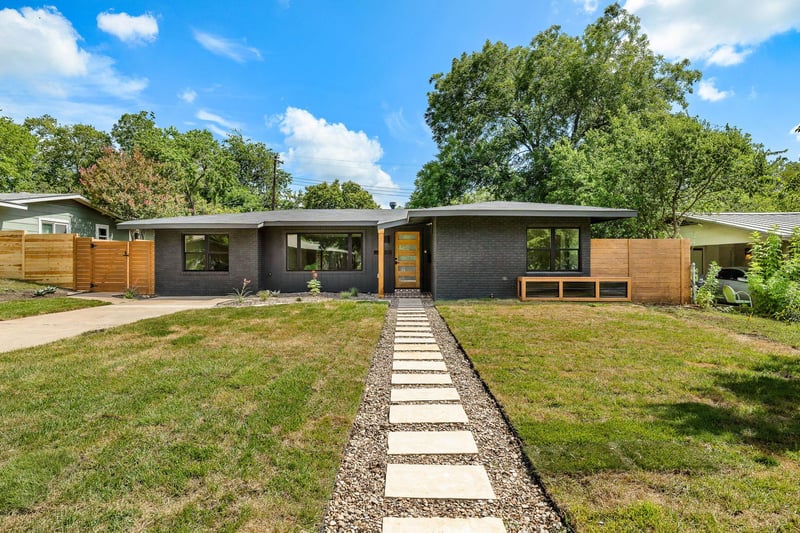 Virtual tour of 1400 Glencrest DR