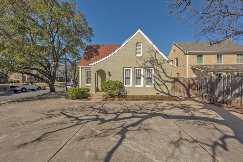 Virtual tour of 1400 Hartford RD