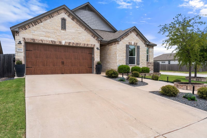 Virtual tour of 14001 James Garfield ST