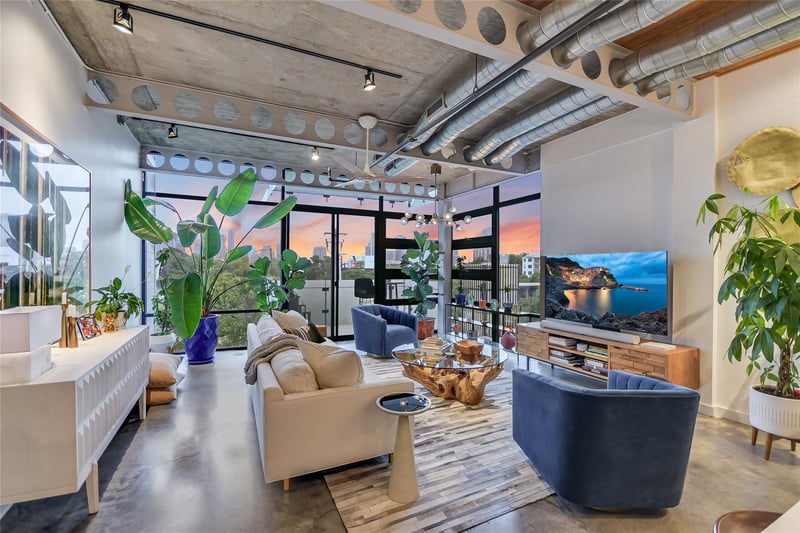 Virtual tour of 1401 Eva ST Unit #307