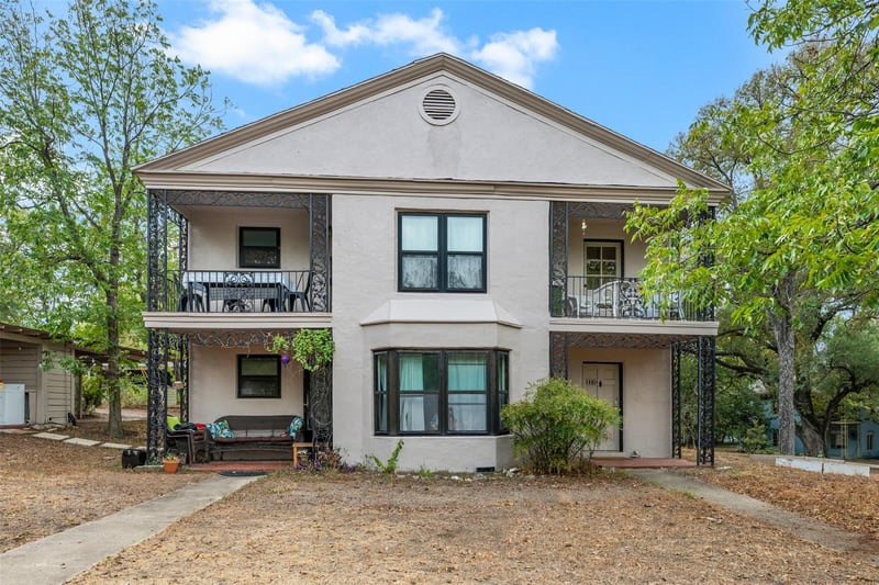 Virtual tour of 1401 Kirkwood Rd