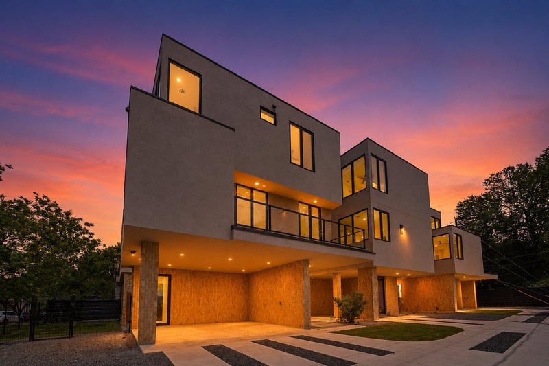 Virtual tour of 1403 Barton Hills DR Unit #2