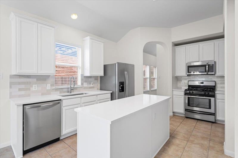 Virtual tour of 1404 Augusta Bend DR