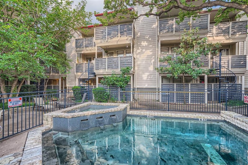 Virtual tour of 1404 Norwalk LN Unit #104