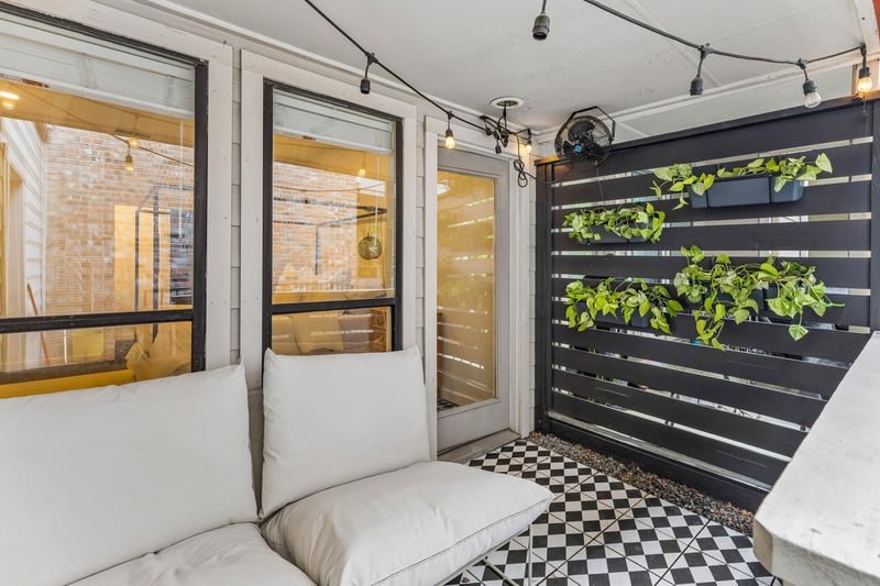 Virtual tour of 1404 Norwalk LN Unit #204