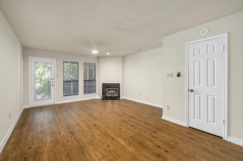 Virtual tour of 1404 Norwalk Ln Unit #206