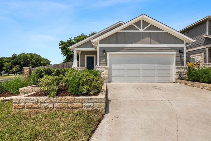 Virtual tour of 1405 Ambler Dr