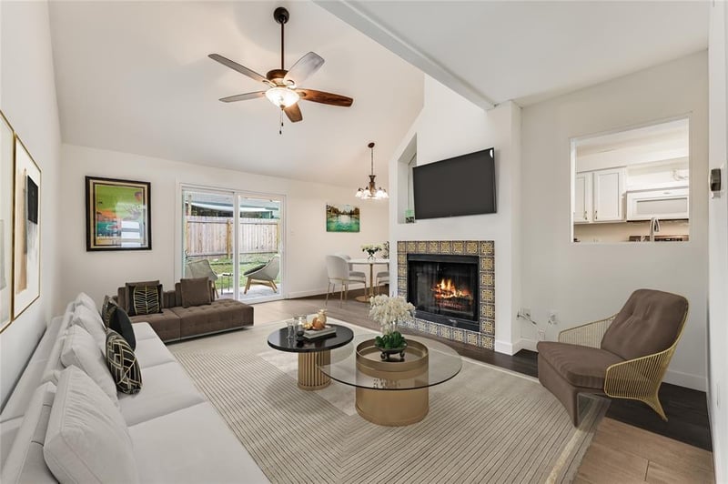 Virtual tour of 1405 Bridgeway Dr Unit #B