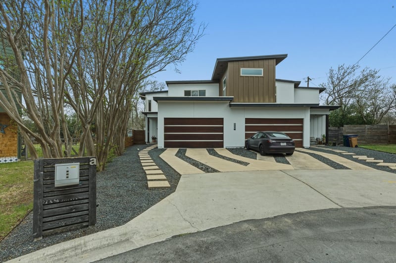 Virtual tour of 1405 Camelot CIR Unit #A