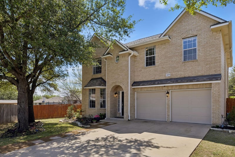 Virtual tour of 1405 Grafton Ln