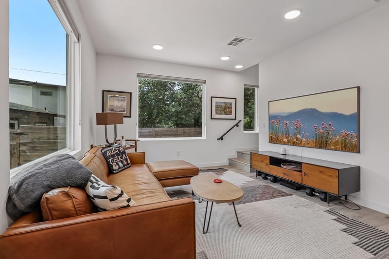 Virtual tour of 1406 Camelot CIR Unit #2