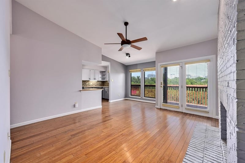 Virtual tour of 1406 Windsor RD Unit #303
