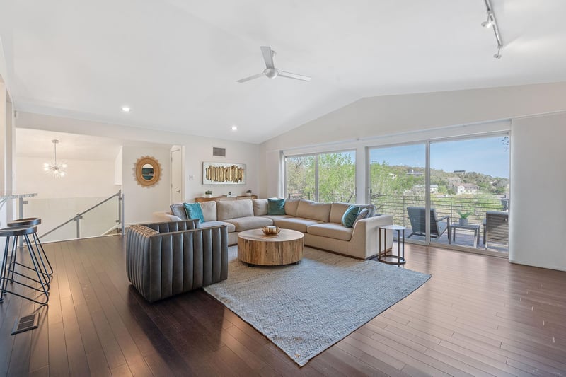Virtual tour of 1407 Lost Creek BLVD