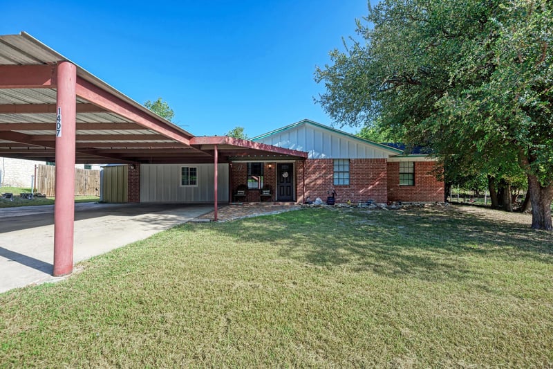 Virtual tour of 1407 W Avenue C